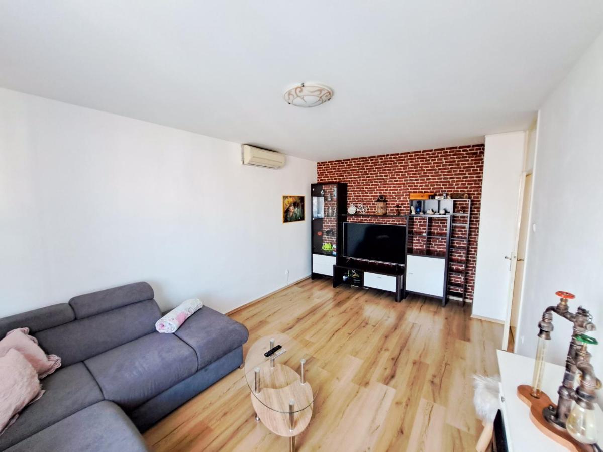 Retro Apartment สปลิท ภายนอก รูปภาพ